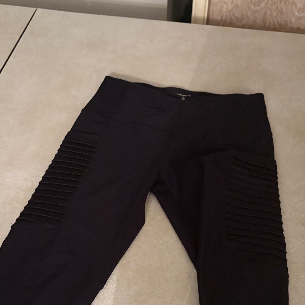 Black Leggings with Ribbed Detail